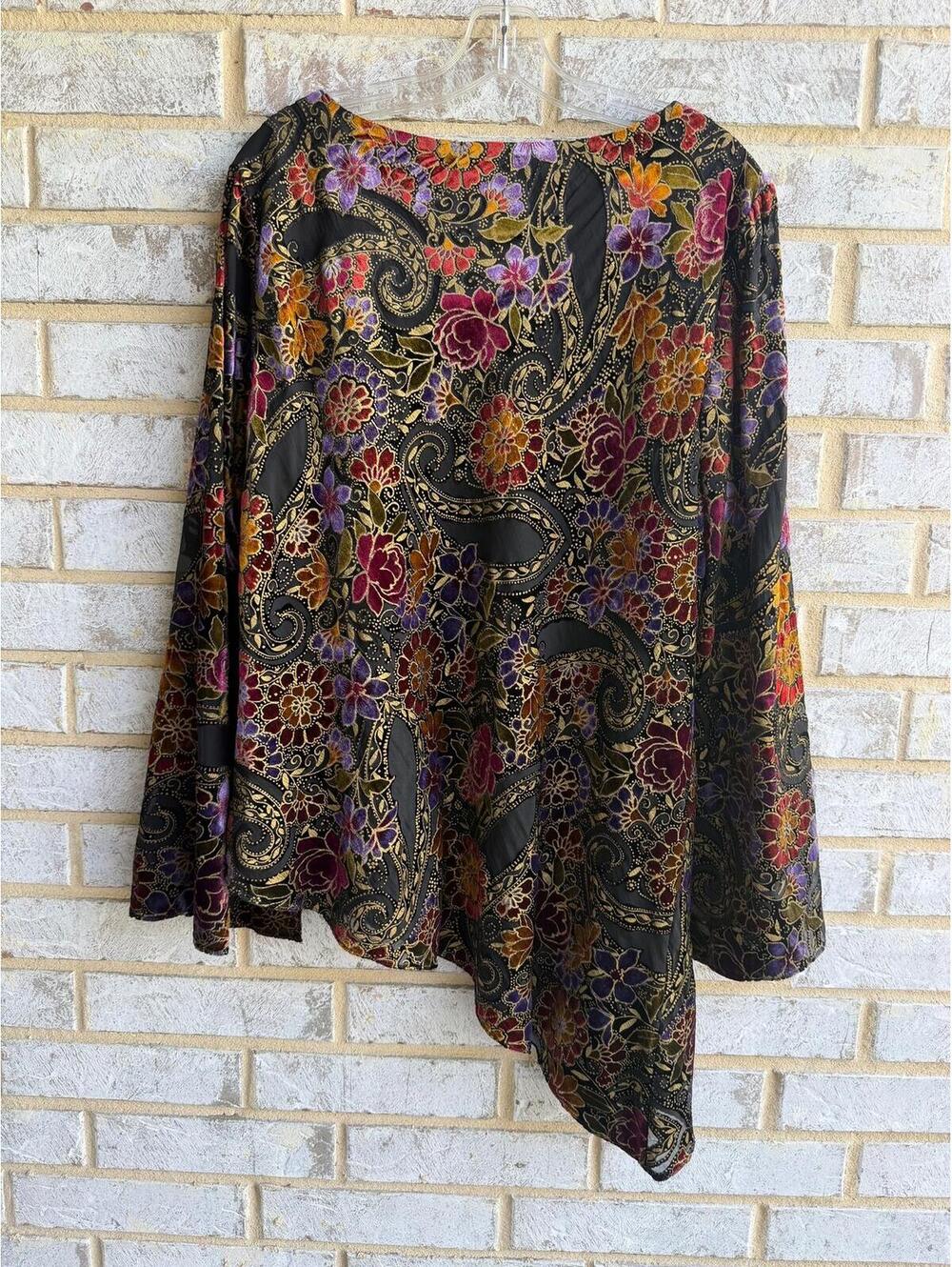 Coldwater Creek Long Bell Sleeve Round Neck Asymmetry Paisley Blouse Size XL - Picture 2 of 8